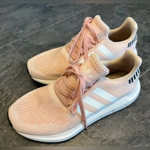 Women’s Adidas Tennis Shoes